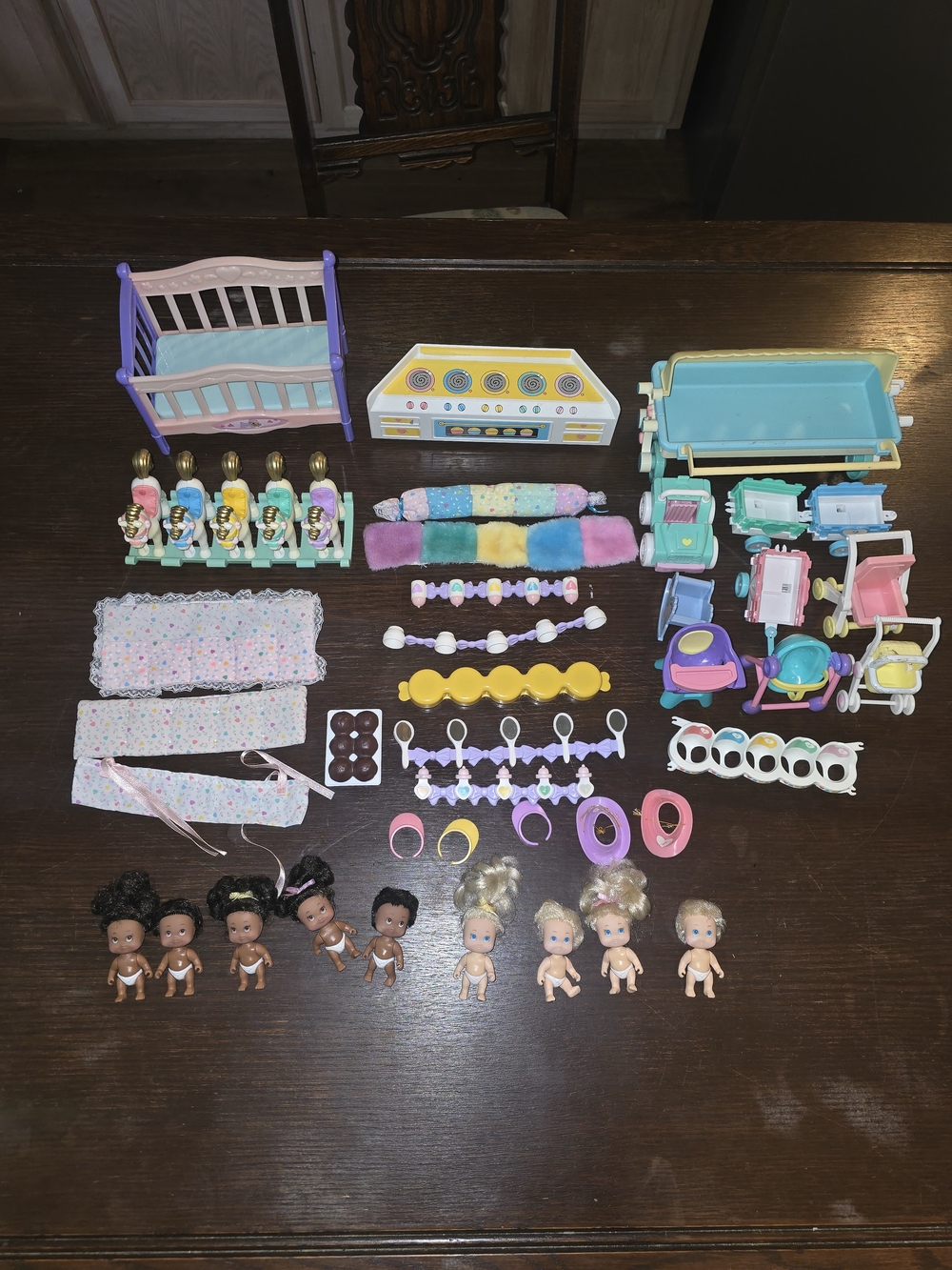 Large Vintage 1990 Quints dolls Lot